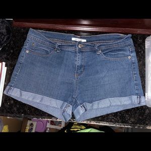 Cuffed jean shorts